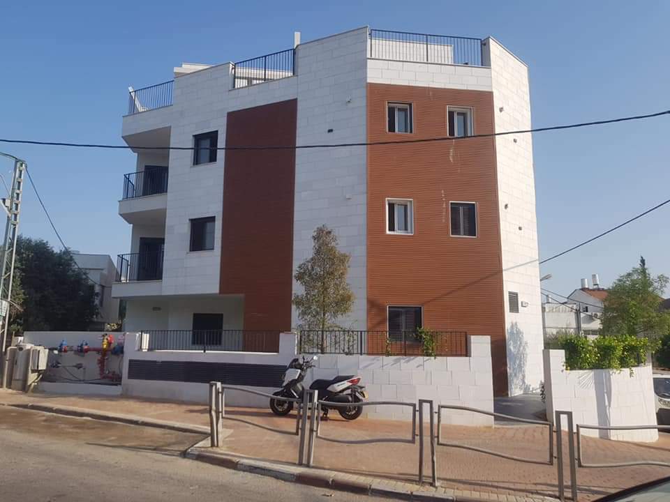 חיפויי קירות אלומיניום בהתאמה אישית