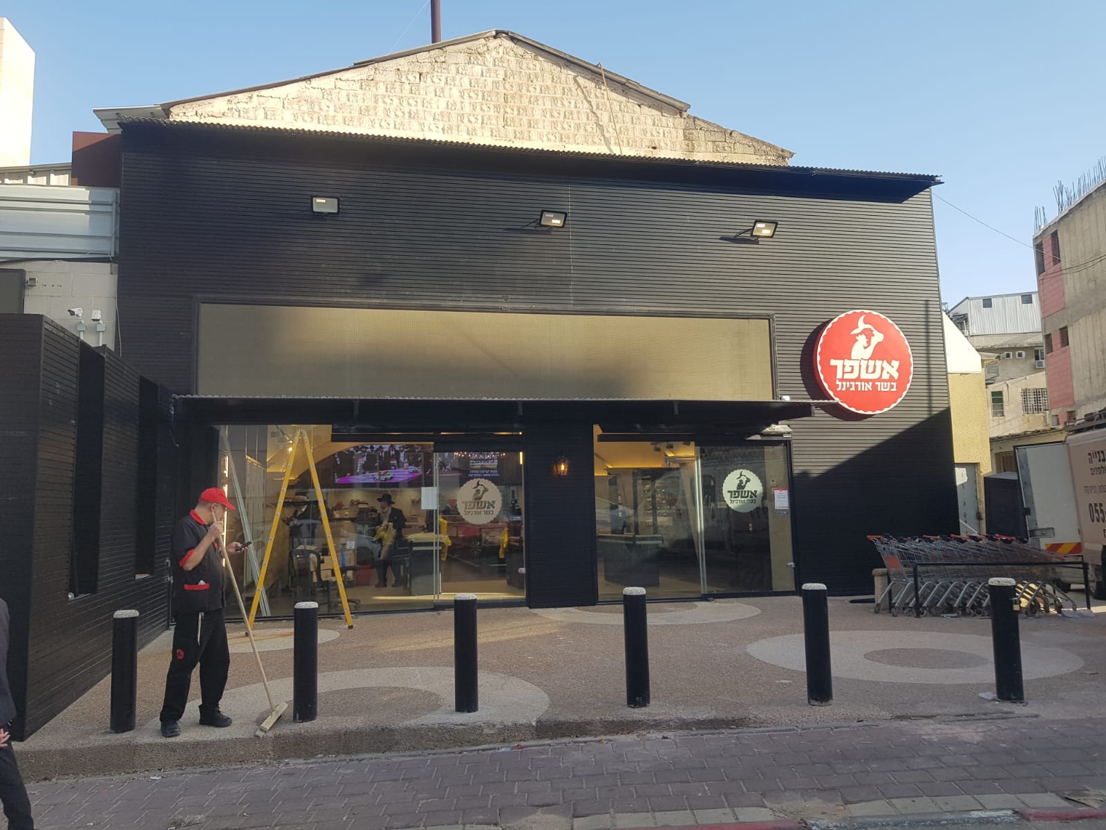 חיפויי קירות אלומיניום בהתאמה אישית