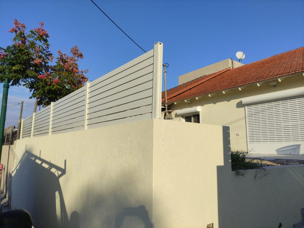 גדרות ושערים מאלומיניום